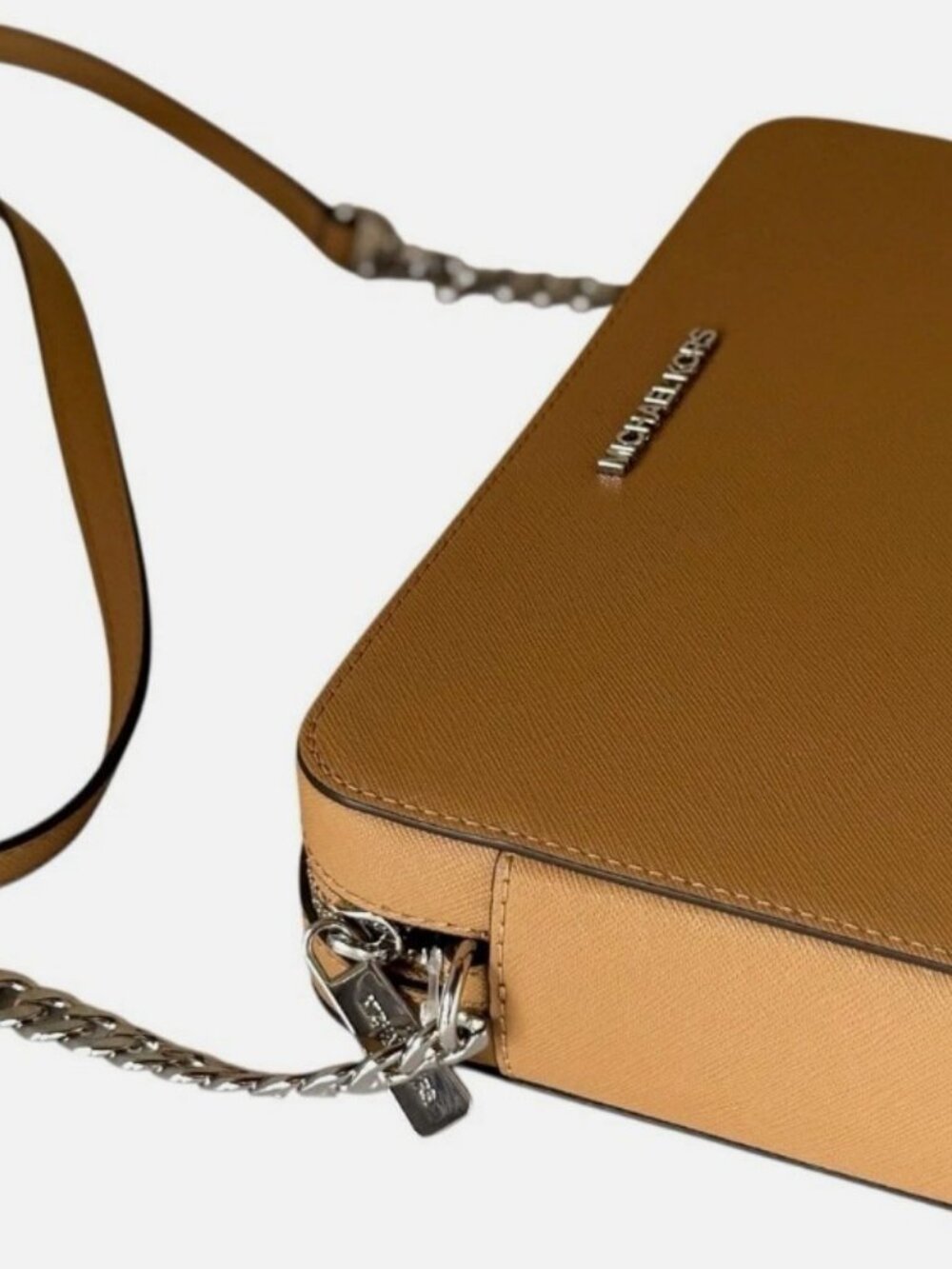 Michael Kors Jet Set Item LG EW Crossbody Peanut  Light Carmel in color NEW - Picture 3 of 7